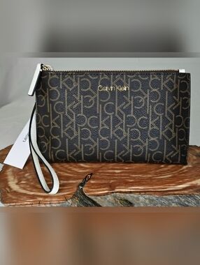 NWT Calvin Klein Logo Wristlet